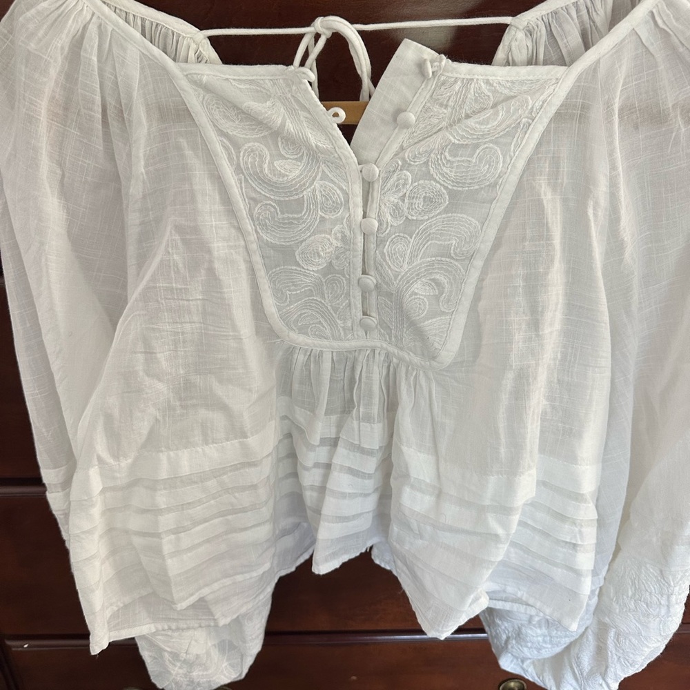 By Anthropologie peasant blouse boho style perfect piece to add to wardrobe